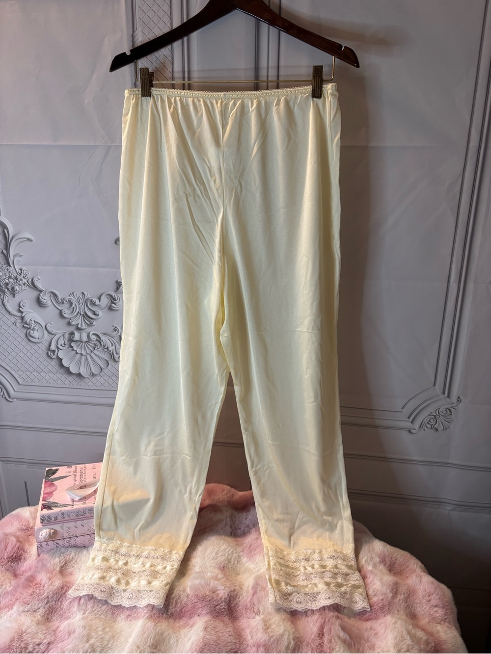 Vintage Velrose Women’s Cream Pant Lace Trim Slip, Size Large